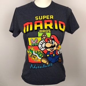 NWT Super Mario brothers T-shirt Adult S